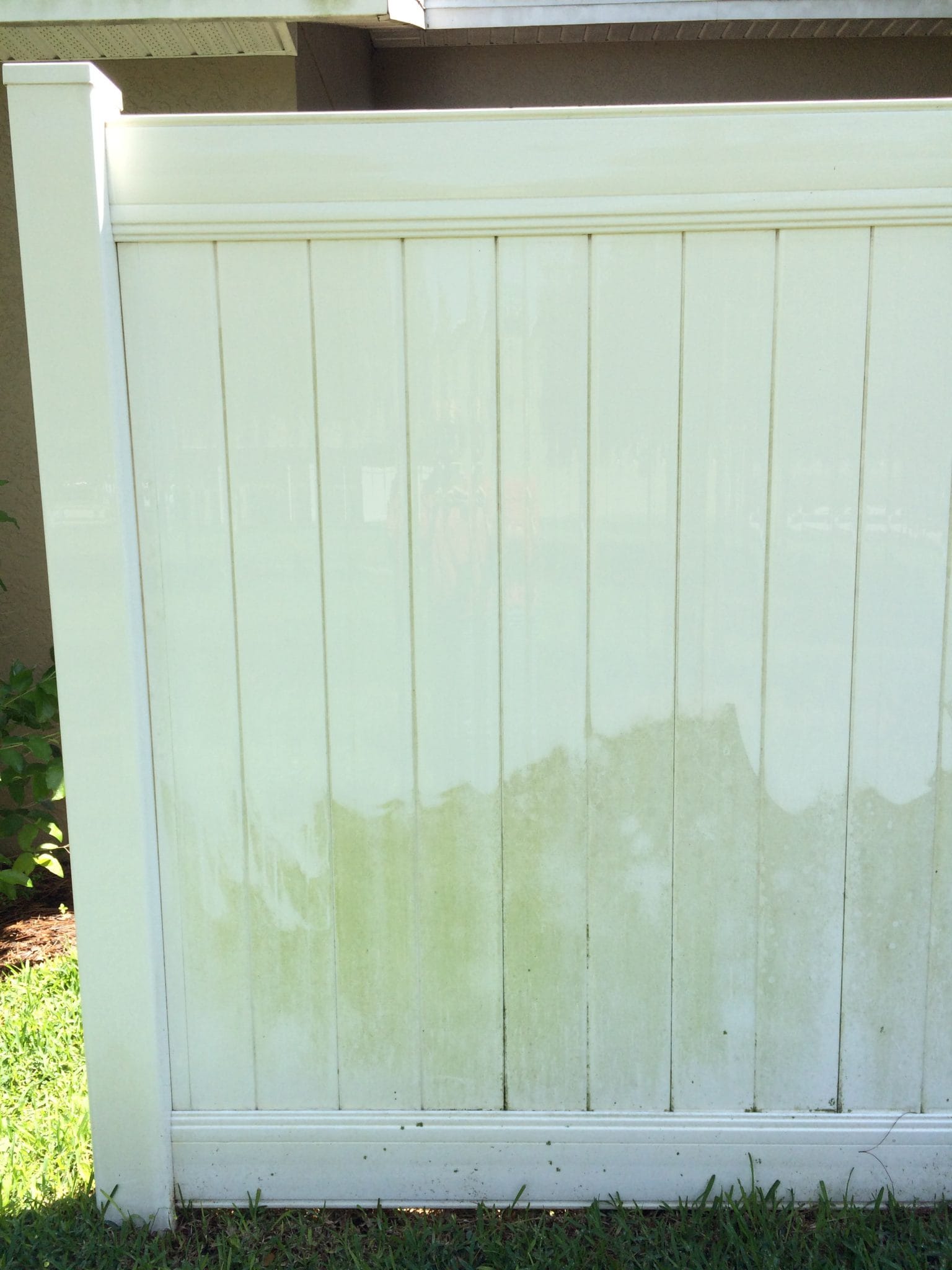 How to Clean a Vinyl Fence 7 Ways Get Green Be Well