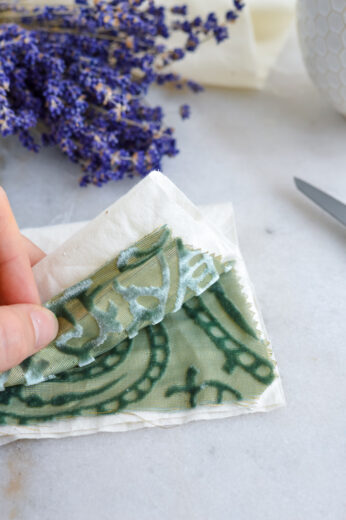 DIY Aromatherapy Rice Bags for Eyes (Hot or Cold Eye Pillows) - Get ...